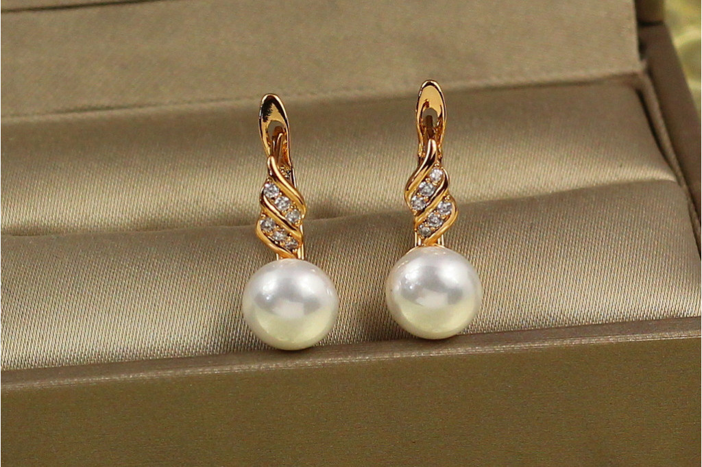 Серьги Xuping Jewelry сосулька с жемчугом 1,5 см золотистые
