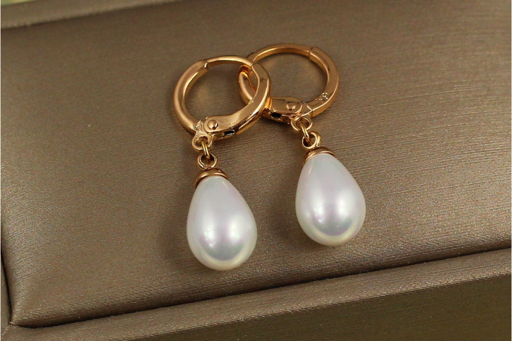 Серьги  подвески Xuping Jewelry капельки с жемчугом  2,9 см золотистые