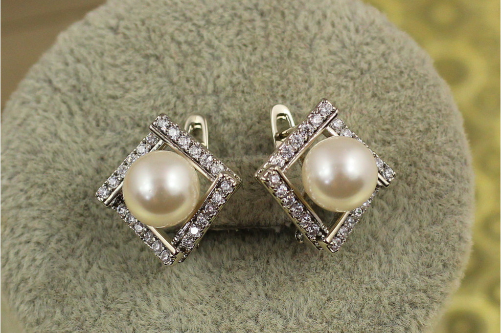 Серьги  Xuping Jewelry ромб с жемчугом 1.7 см серебристые