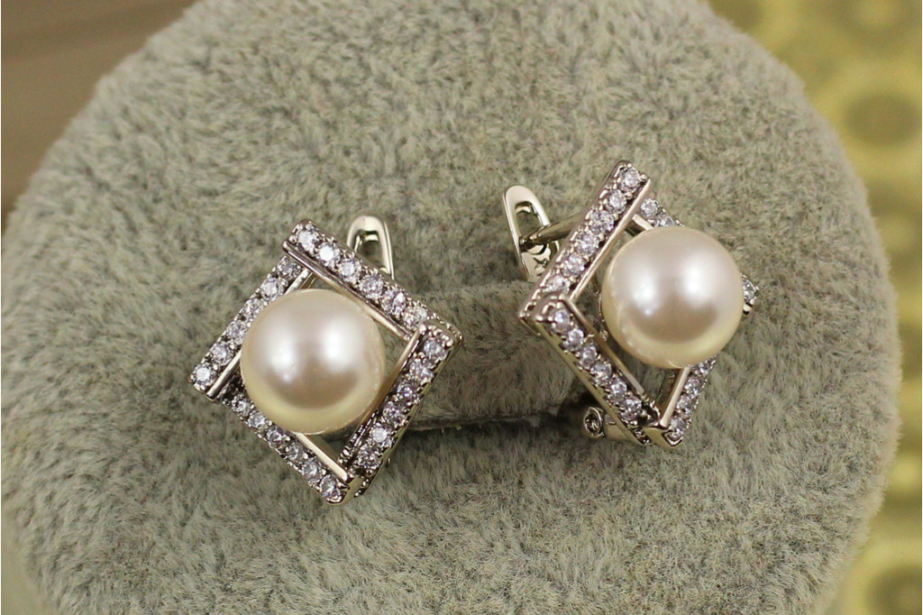 Серьги  Xuping Jewelry ромб с жемчугом 1.7 см серебристые