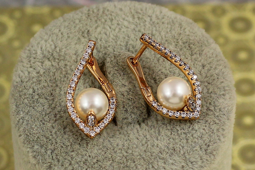 Сережки Xuping Jewelry дужки з перлиною 2,3 см золотисті