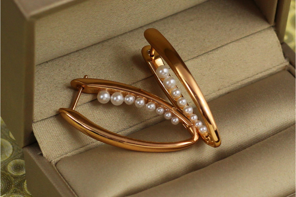 Сережки Xuping Jewelry стрілки з дрібними перлинами 3.5 см золотисті