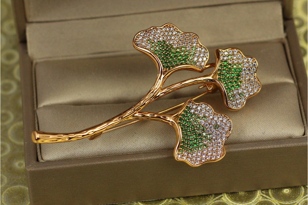 Брошка Xuping Jewelry Гінкго Білоба 6,2 см золотиста