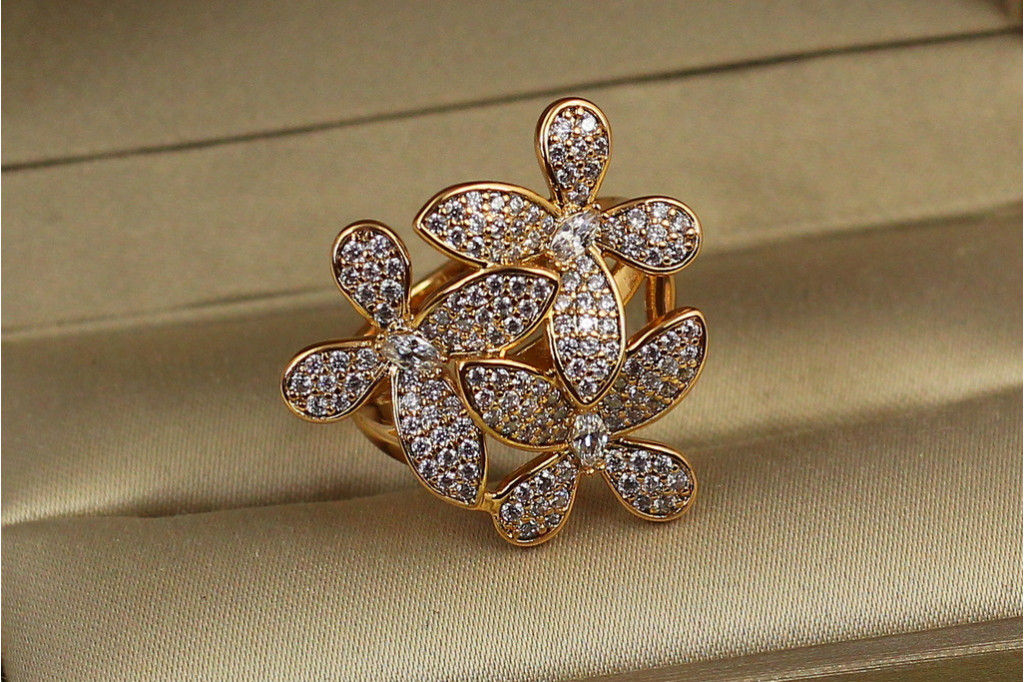 Кольцо  Xuping Jewelry Букет р 20 золотистое