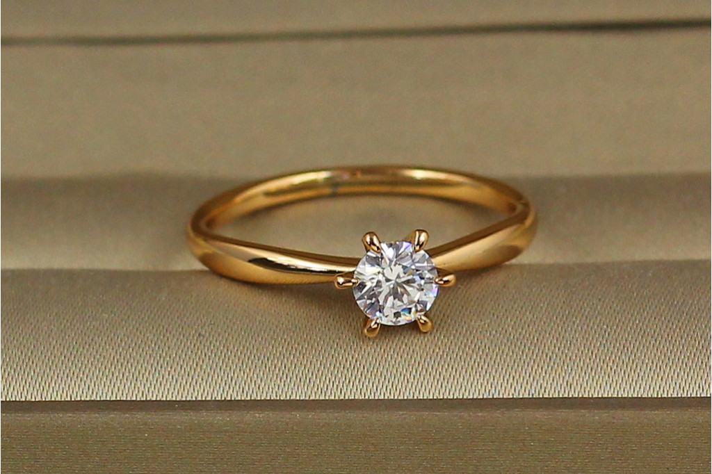 Кольцо  Xuping Jewelry Камень в шестигранной оправе 5 мм р 17 золотистое