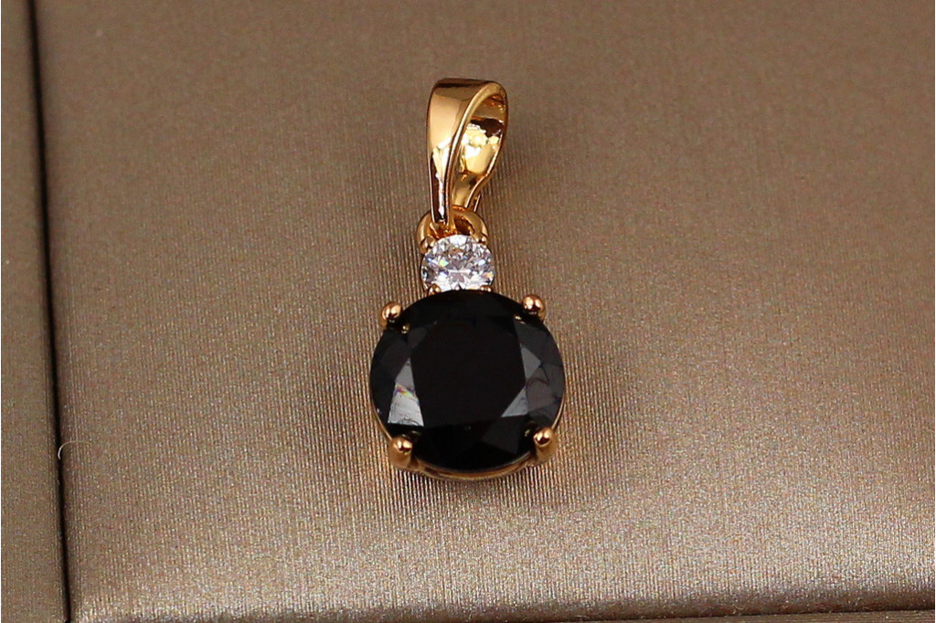 Кулон Xuping Jewelry Капитошка с черным камнем 7 мм золотистый