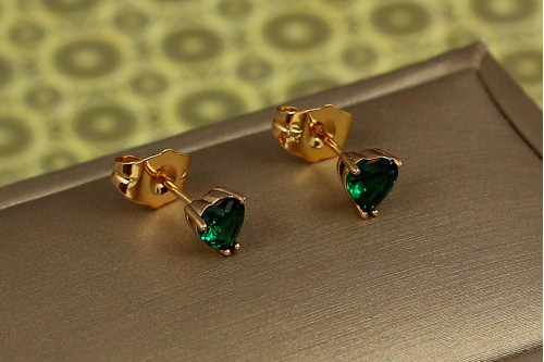 Серьги гвоздики Xuping Jewelry сердечки с зелеными камешками 6 мм золотистые
