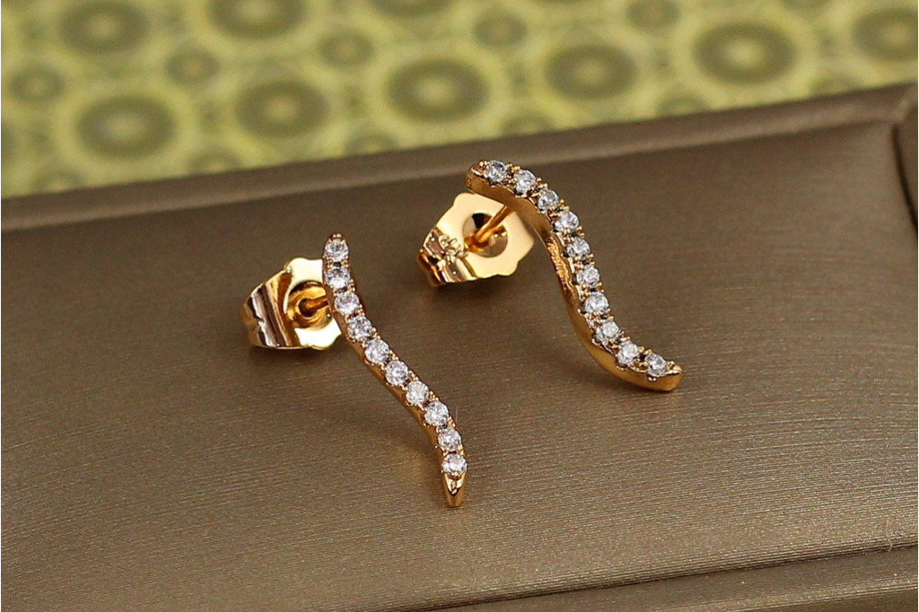 Серьги гвоздики Xuping Jewelry волнистая дорожка 1 см золотистые