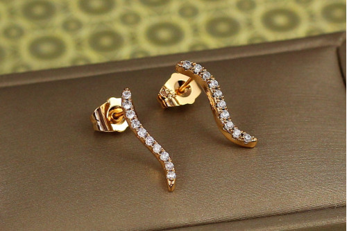 Серьги гвоздики Xuping Jewelry волнистая дорожка 1 см золотистые