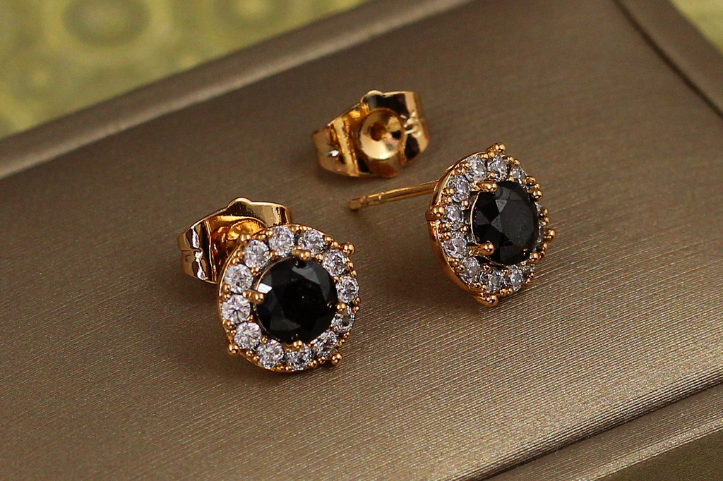 Серьги гвоздики  Xuping Jewelry  черный камень в ободке из фианитов 9 мм золотистые