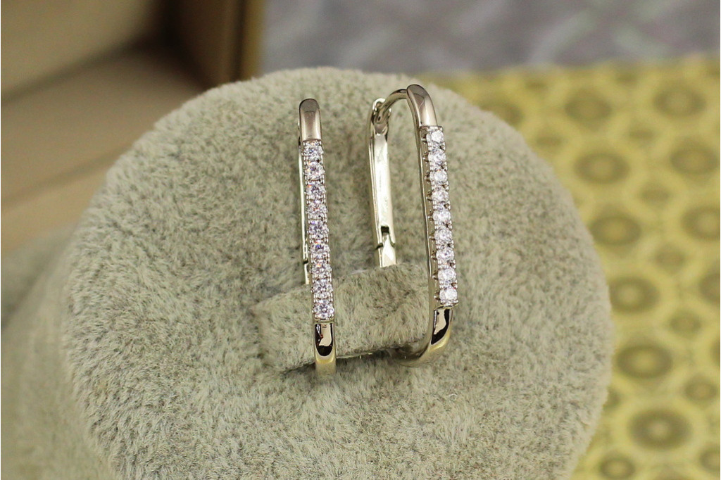 Серьги Xuping Jewelry квадратная дорожка камни посредине 2.7 см серебристые