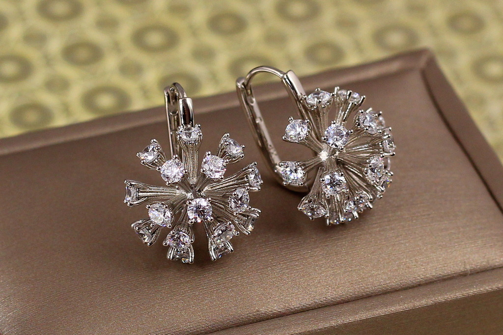Серьги Xuping Jewelry Одуванчик 2.3 см серебристые