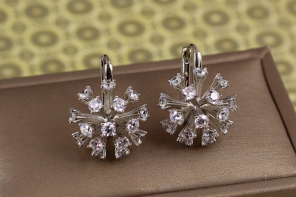 Серьги Xuping Jewelry Одуванчик 2.3 см серебристые