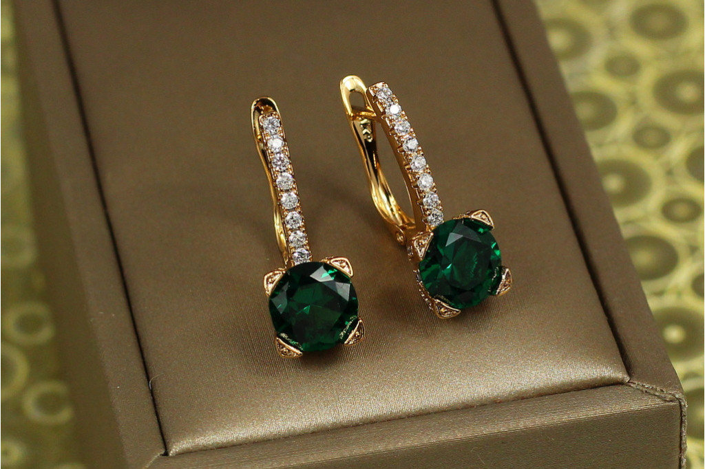 Сережки Xuping Jewelry світло у вікні із зеленим каменем 2,2 см золотисті