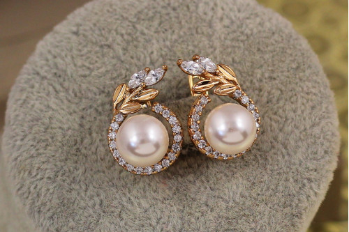 Серьги Xuping Jewelry Лавры с жемчугом 1,6 см золотистые