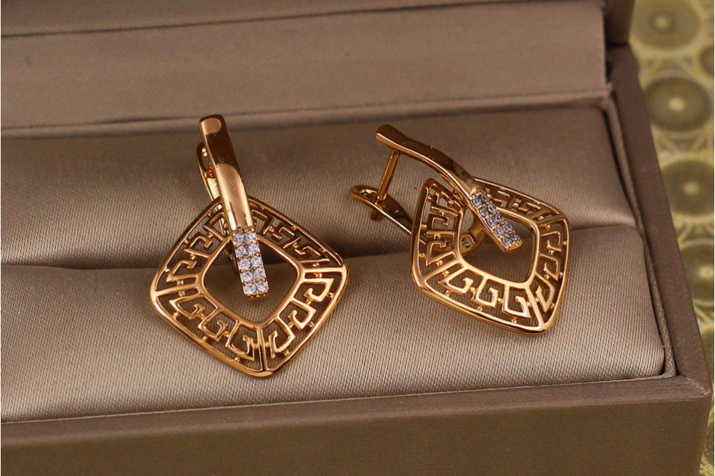 Серьги Xuping Jewelry ромб с греческим узором 2,8 см золотистые