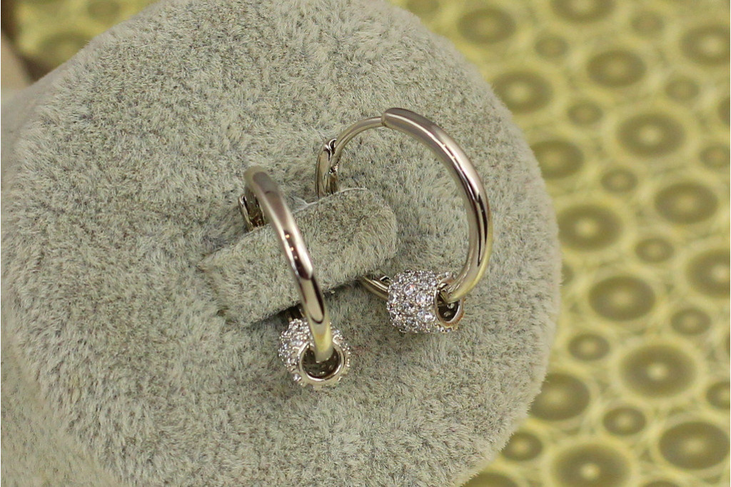 Сережки колечки Xuping Jewelry зі зйомним шармом 1,8 см сріблясті