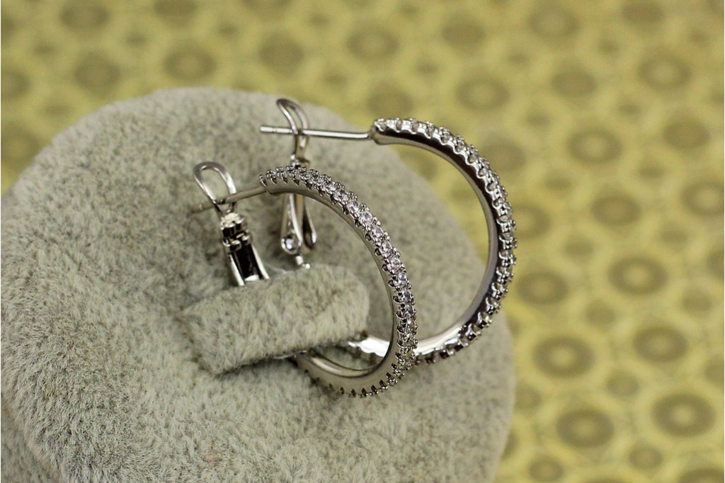 Сережки колечки Xuping Jewelry  конго з каменями 2 см сріблясті
