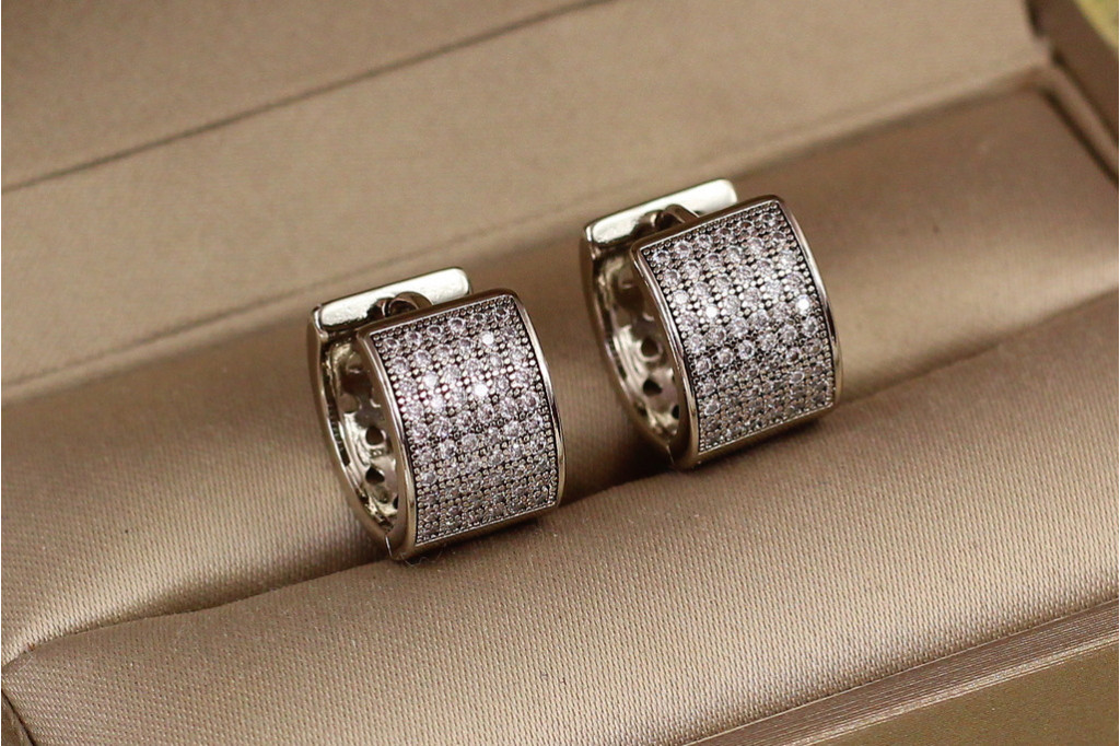 Сережки Xuping Jewelry широкі кільця з камінням 1.2 см сріблясті