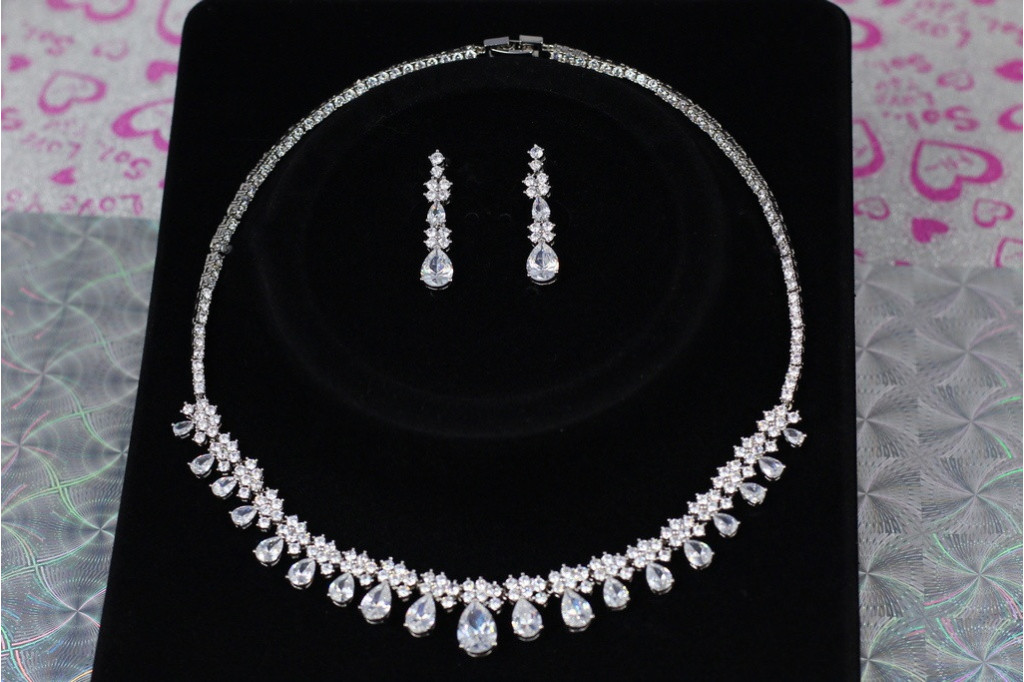 Комплект Колье и серьги Xuping Jewelry Мирабелла серебристые