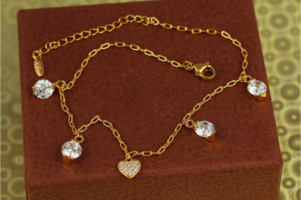Браслет Xuping Jewelry  на ногу сердечко и пять камешков 22 см 1 мм добавка цепи 5 см золотистый