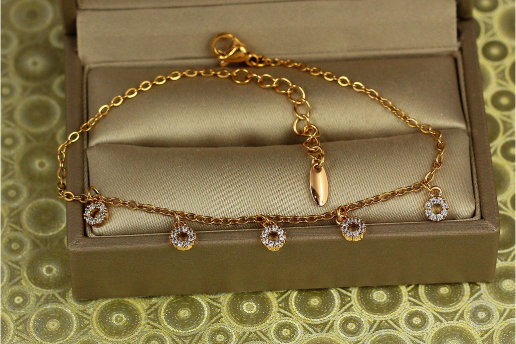 Браслет Xuping Jewelry с подвесками пять бубликов 17 см удлиннитель 3 см золотистый