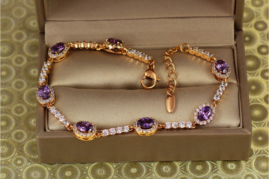 Браслет Xuping Jewelry малинки із фіолетовими каменями на доріжці 17,5 см 7 мм золотистий