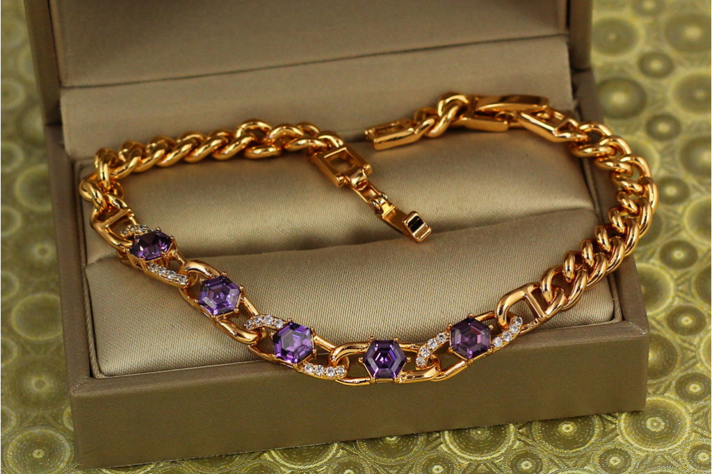 Браслет Xuping Jewelry панцирный гурмета с фиолетовыми камнями 17 см 6 мм золотистый