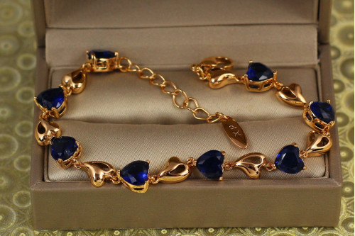 Браслет Xuping Jewelry сердечки із синіми каменями на доріжці 17 см 7 мм золотистий