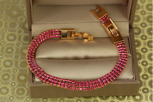 Браслет Xuping Jewelry три доріжки із малинових каменів 17 см 8 мм золотистий