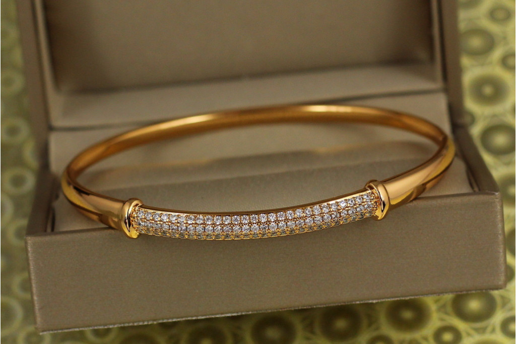 Браслет бенгл Xuping Jewelry Бампер 60 мм 6 мм на руку від 17 см до 19 см золотистий