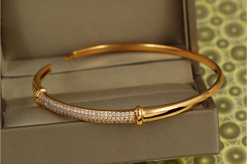 Браслет бенгл Xuping Jewelry Бампер 60 мм 6 мм на руку від 17 см до 19 см золотистий