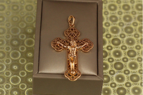 Крестик Xuping Jewelry ажурный с распятьем 4,9 см золотистый
