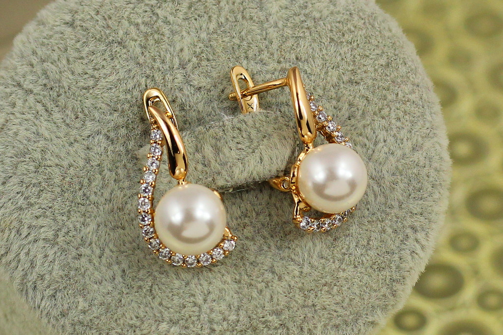Сережки Xuping Jewelry бурулька з перлиною 1,5 см золотисті