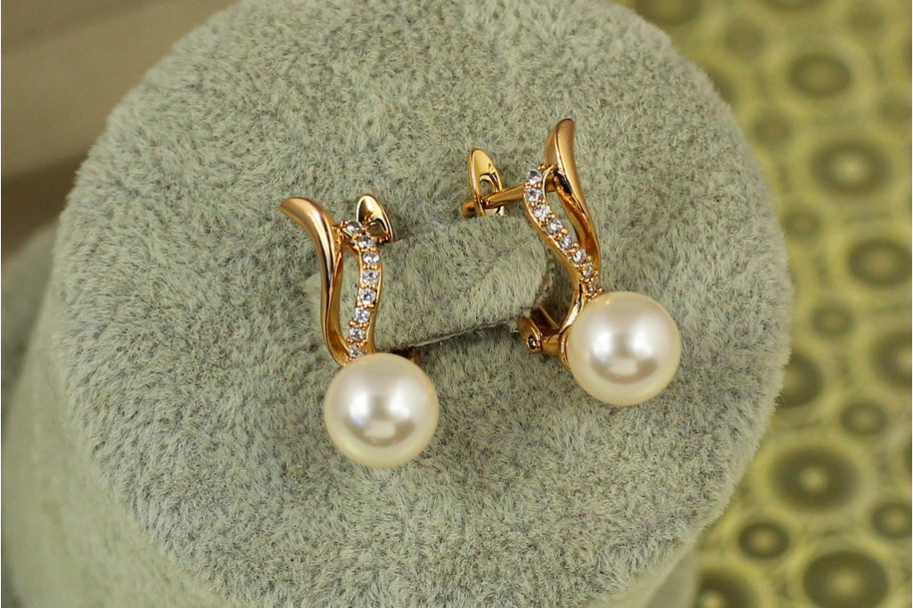Серьги Xuping Jewelry дыхание с жемчугом 2,1 см золотистые
