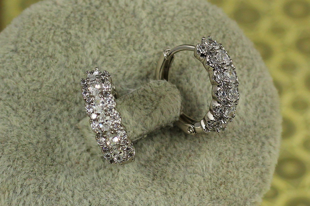 Сережки кільця Хuping Jewelry Стужа 1,5 см сріблясті
