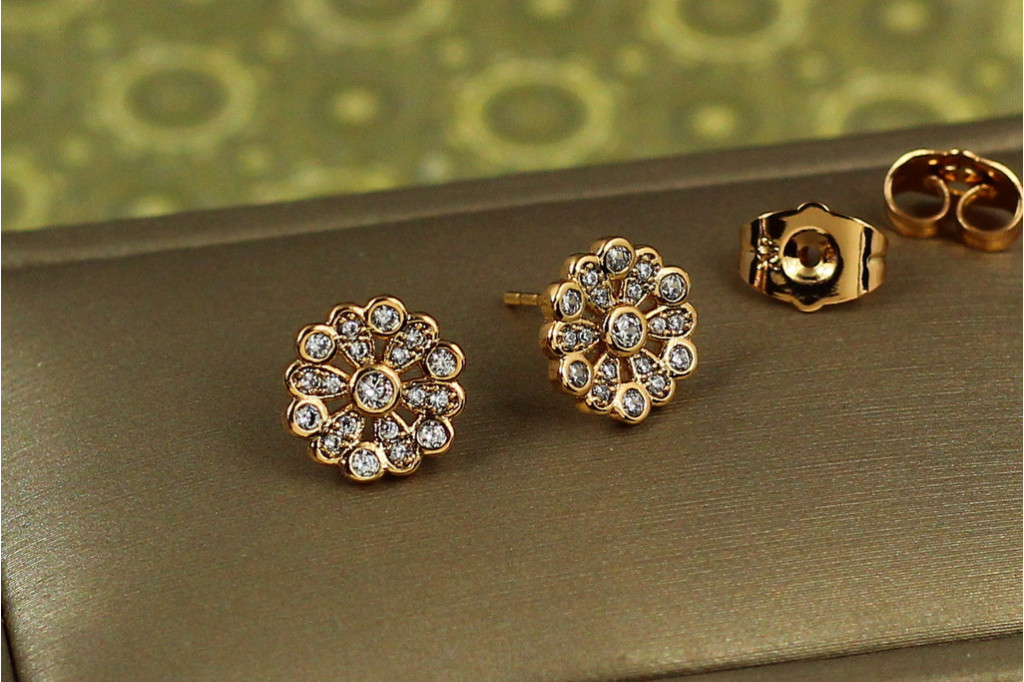 Серьги гвоздики Xuping Jewelry Гербера 9 мм золотистые