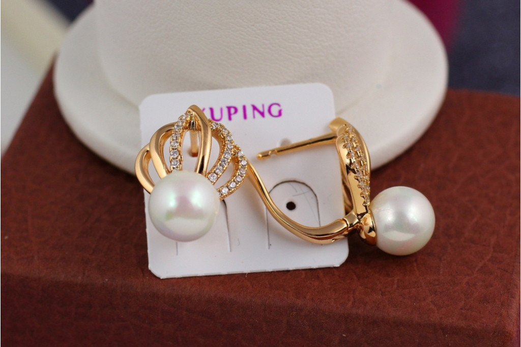 Серьги Xuping Jewelry корона с жемчугом  жемчужина 2,2 мм золотистые