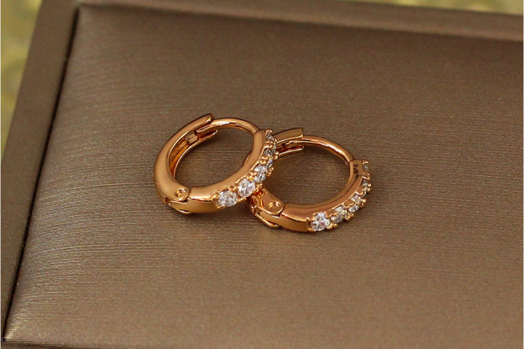 Серьги Xuping Jewelry детские дорожка из камешков 11 мм золотистые