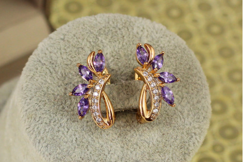 Сережки Xuping Jewelry Петриківка із фіолетовими каменями 2,1 см золотисті