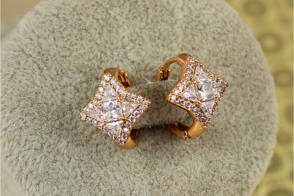 Серьги Xuping Jewelry Золотая звезда 1,5 см золотистые