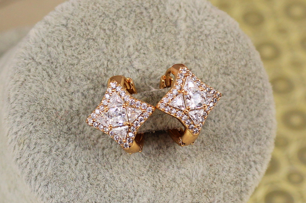 Серьги Xuping Jewelry Золотая звезда 1,5 см золотистые