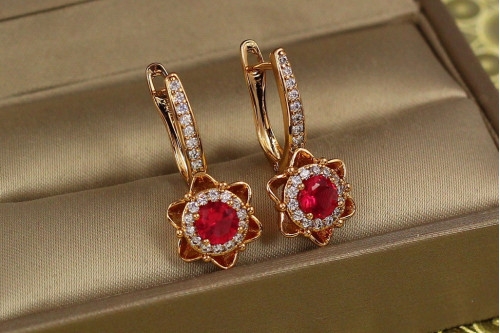 Сережки Xuping Jewelry Вітраж із малиновими каменями 2,4 см золотисті