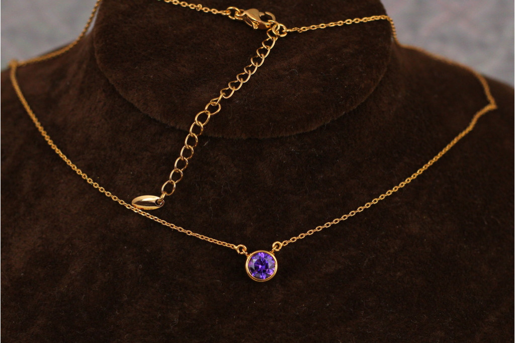 Набор  Xuping Jewelry колье с фиолетовым камнем 42 см с добором 5 см золотистый