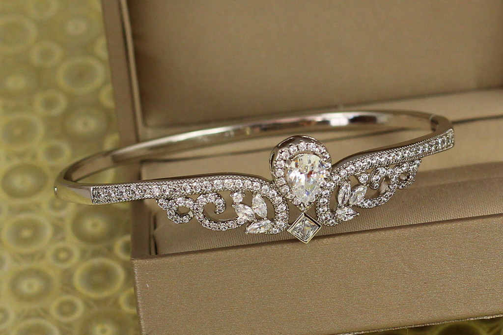 Браслет бенгл Xuping Jewelry Воцаріння 60 мм на руку від 17 см до 19 см сріблястий