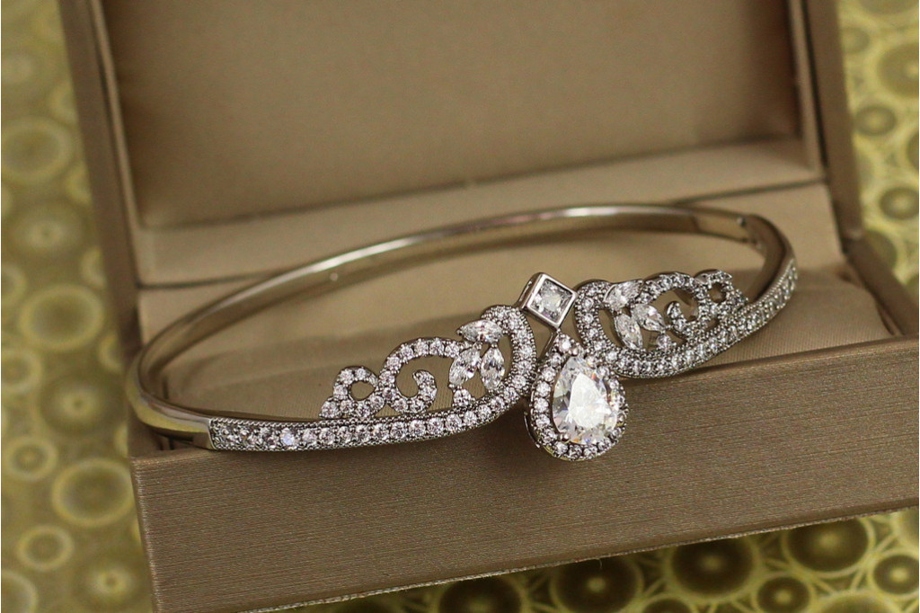 Браслет бенгл Xuping Jewelry Воцаріння 60 мм на руку від 17 см до 19 см сріблястий