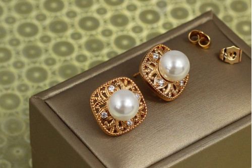 Сережки гвоздики Xuping Jewelry Гобелен з перлиною 1,7 см золотисті