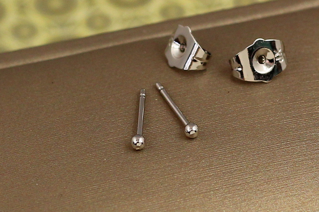 Серьги гвоздики Xuping Jewelry шарики 2 мм серебристые
