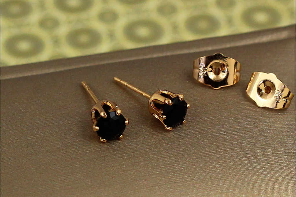Серьги гвоздики  Xuping Jewelry черный фианит на шесть креплений 5 мм золотистые