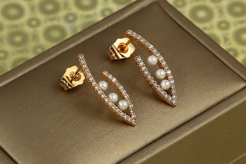Сережки гвоздики Xuping Jewelry Стручок з жемчужинами 2,4 см золотисті